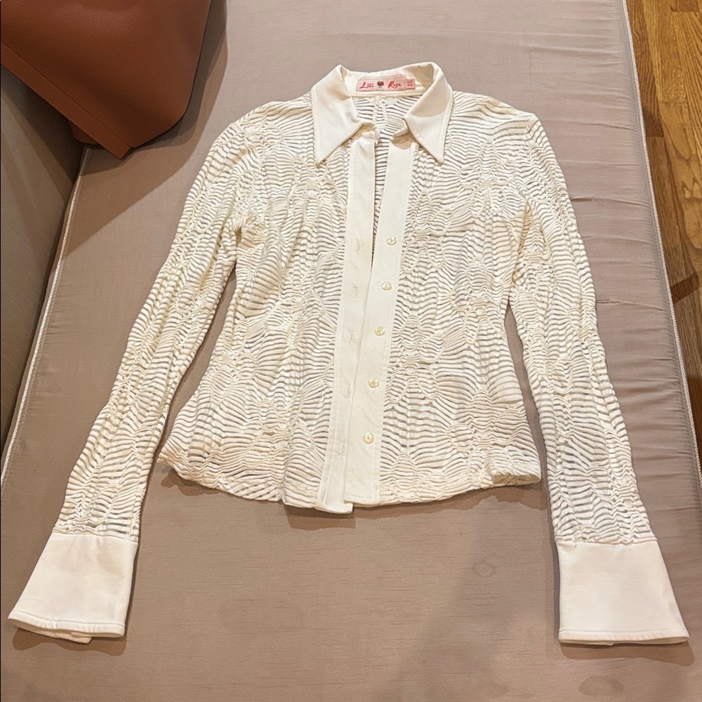 Lili Rose textured button down white shirt sz.XS